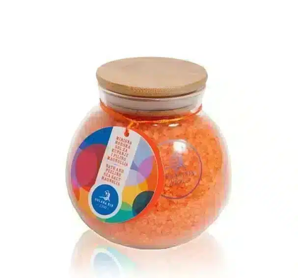Bath and peeling salt with Magnolia scent, 600gr bulk pack for a relaxing bath