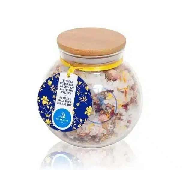 Bath and peeling salt with rosebuds, 500gr for a relaxing and nourishing bath