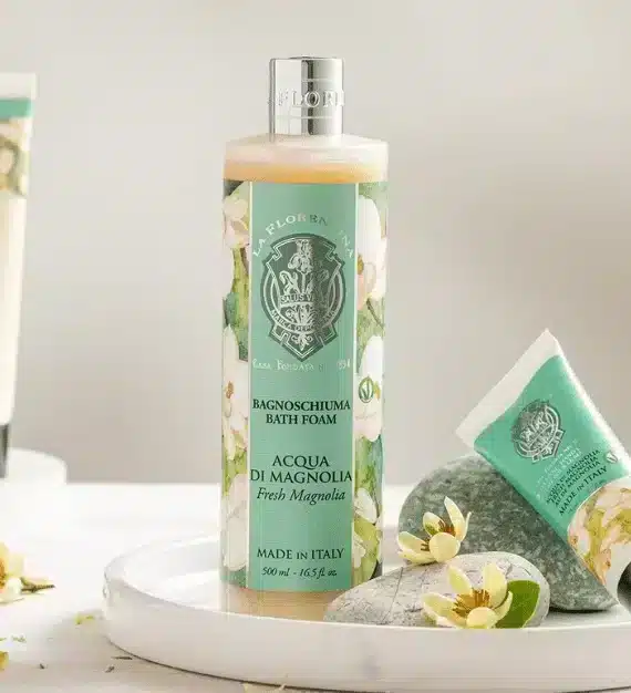 Bath foam 500 ml Magnolia, nourishing bath foam with a floral magnolia scent