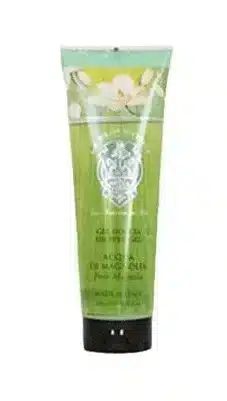 Hydrating 200 ml body lotion with the fresh scent of magnolia for soft, cared-for skin