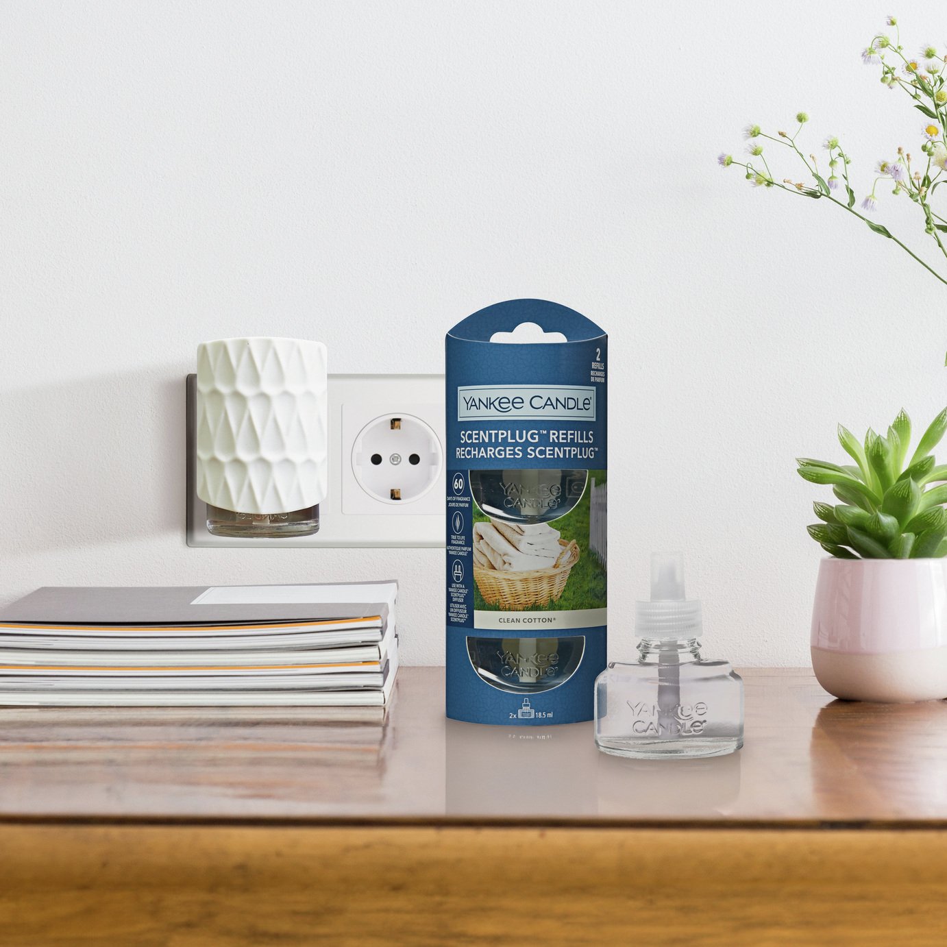 Yankee Candle Electric Base Organic met Clean Cotton navulling voor een frisse geur in huis