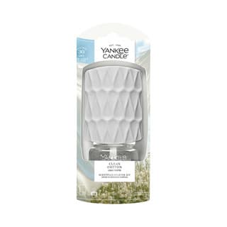 Yankee Candle Electric Base Organic with Clean Cotton refill in packaging